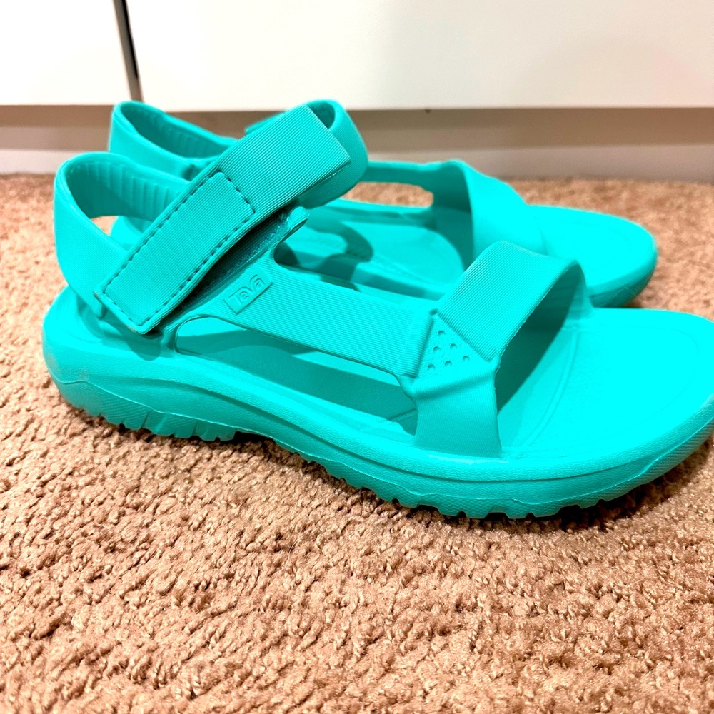Teva Women’s Size 9 Aqua Teal Foam Sandals